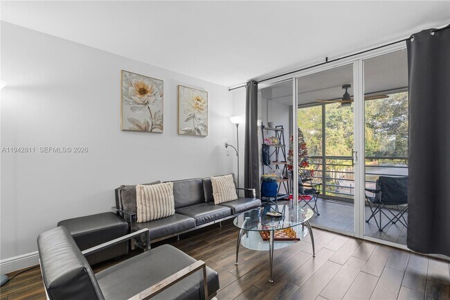 Building Photo - 9340 Lagoon Pl