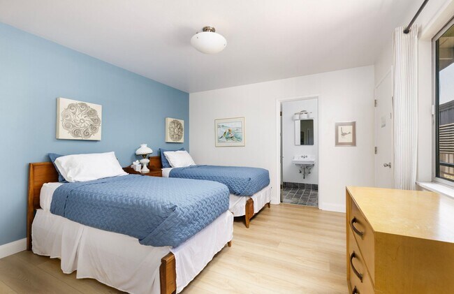 Building Photo - Introducing the Private Beach House in Carpinteria, CA!