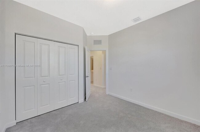 Building Photo - 2412 SE 29th St