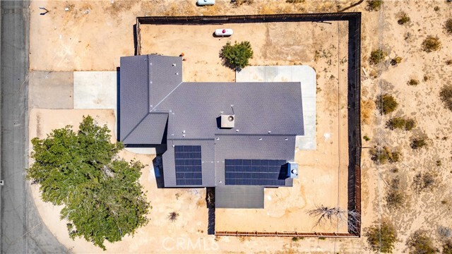 Building Photo - 21690 Everett Dr