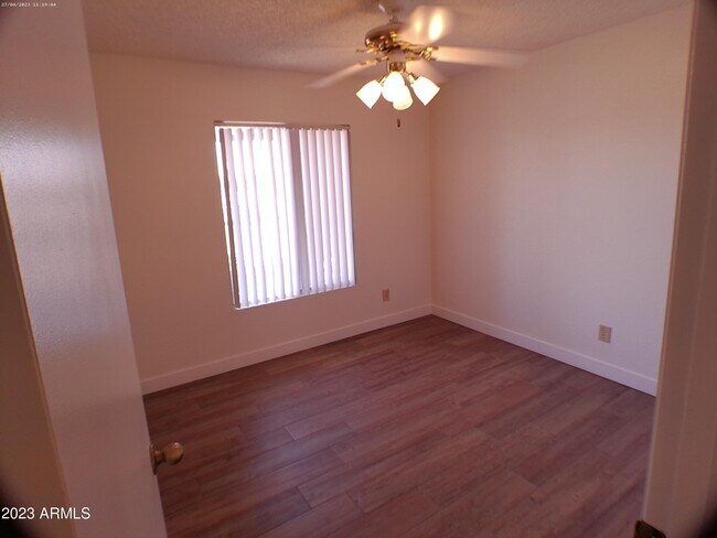 Building Photo - 5226 N 71st Ave