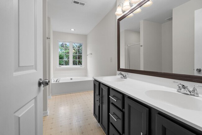 Building Photo - 3258 Nolen Ln