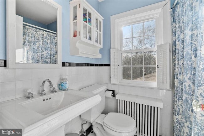 Building Photo - 2412 N Columbus St