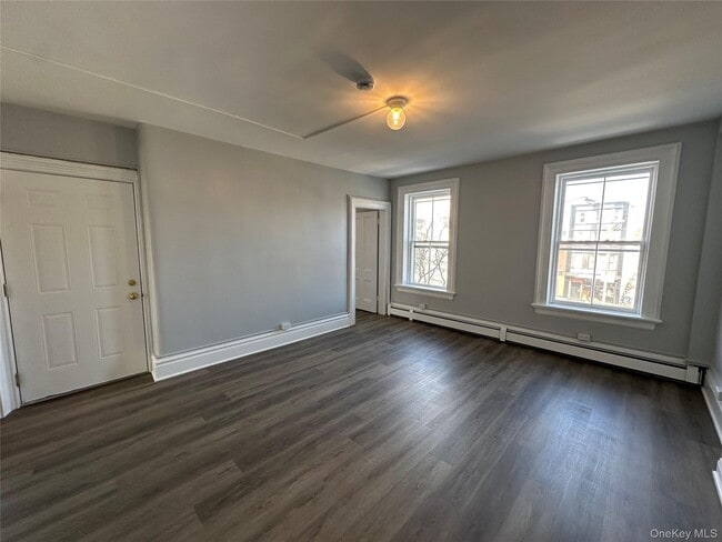 Building Photo - 87 Broadway