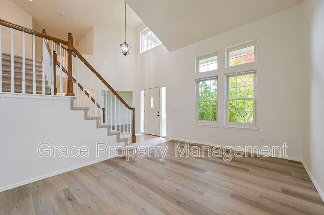 Building Photo - 10376 Dunsford Dr
