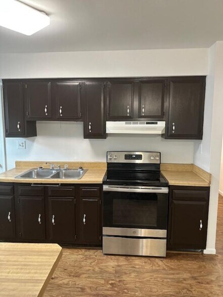 Building Photo - 415 N Oceana Blvd