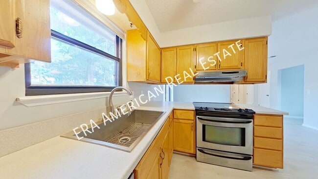 Building Photo - 411 31st St