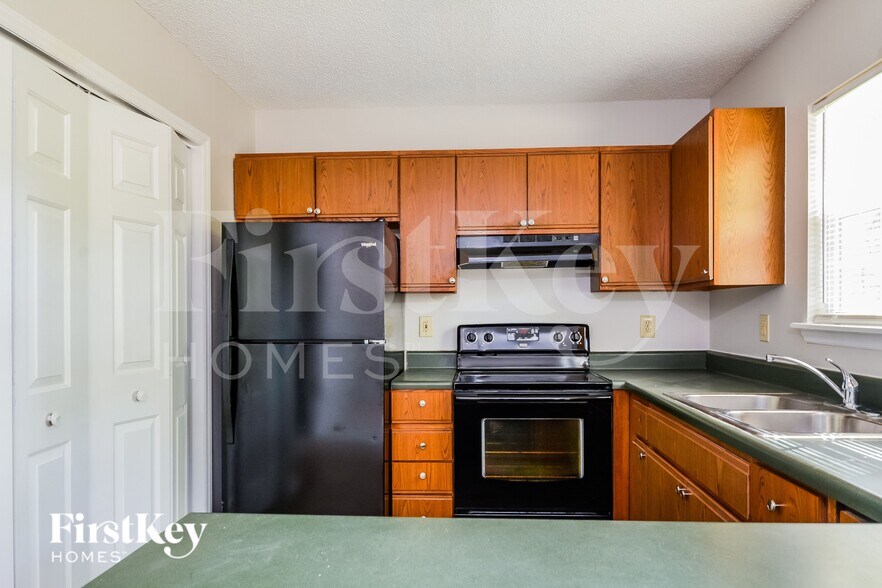 Building Photo - 6 Halsey Pl