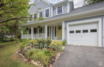 Building Photo - 31 Puritan Pl