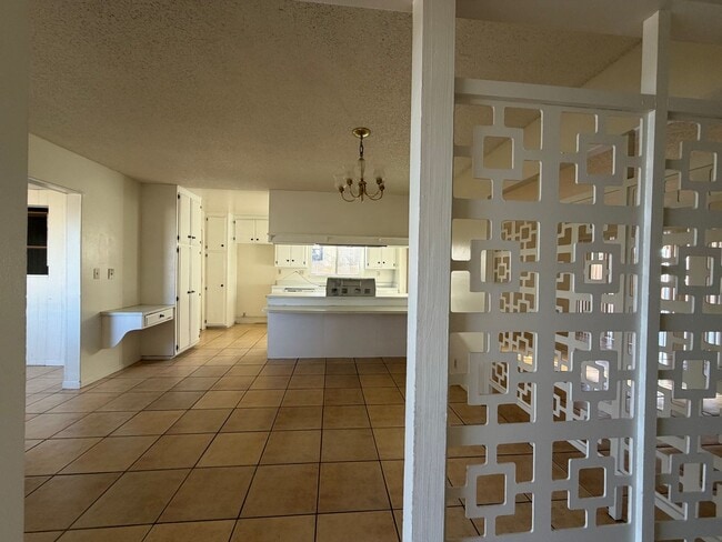 Building Photo - Spacious 3 Bedroom 2 Bathroom House For Rent