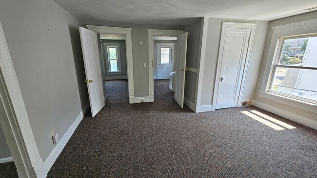 Building Photo - 50 N Gamble St