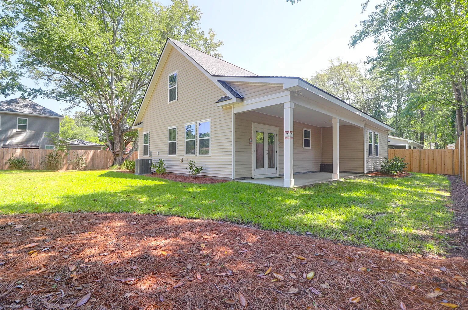 Building Photo - 2755 Tyler St