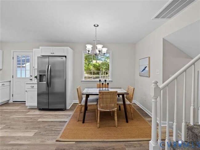 Building Photo - 10303 Edgebrook Ct