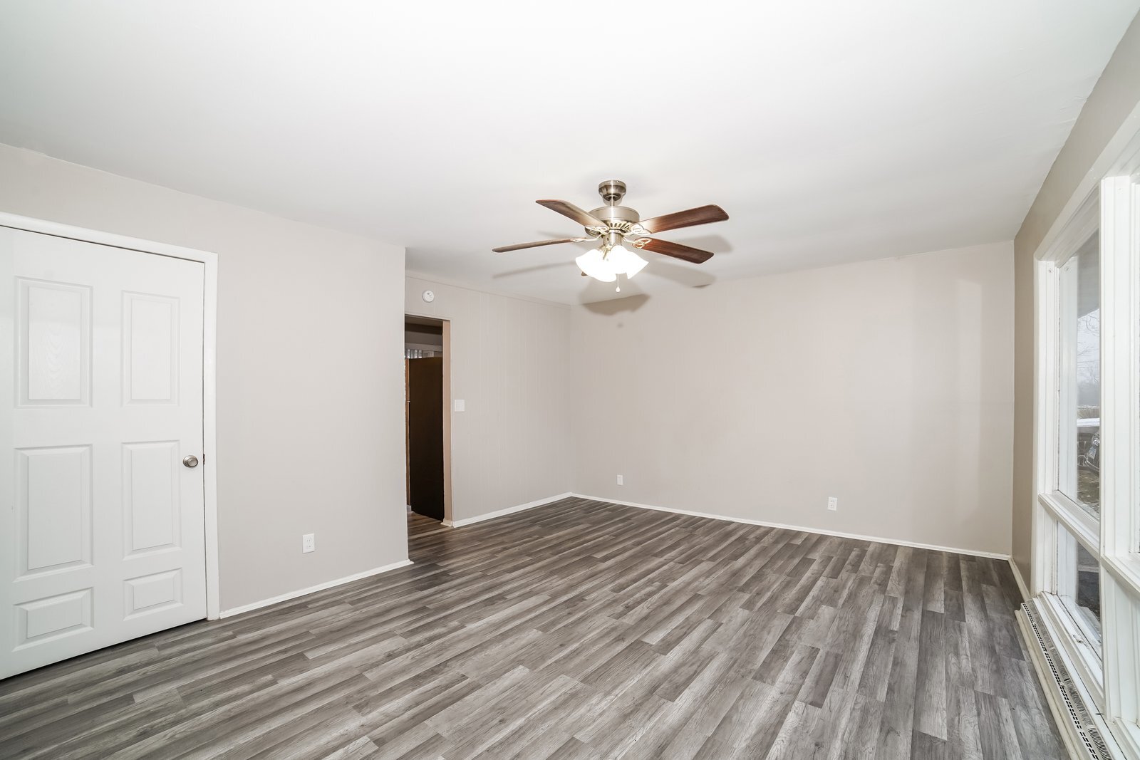 Building Photo - 2647 W Nebraska Ave