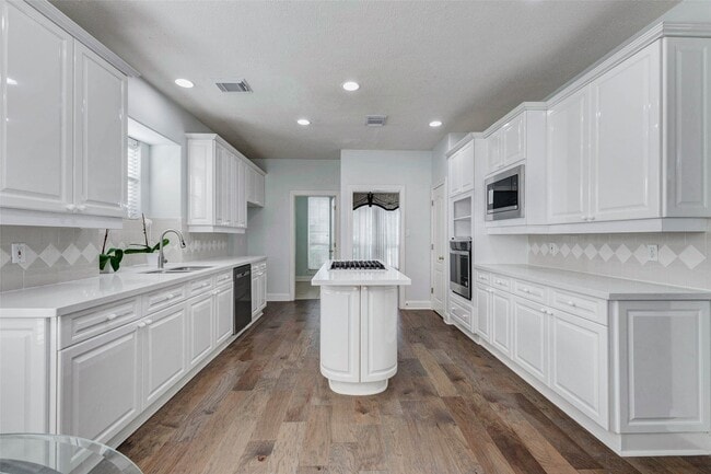 Building Photo - 12906 Silent Shore