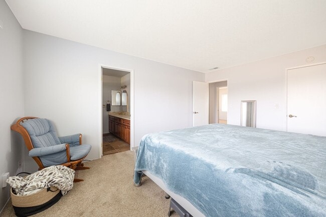 Building Photo - Cozy 3-Bedroom Home Just Walking Distance ...