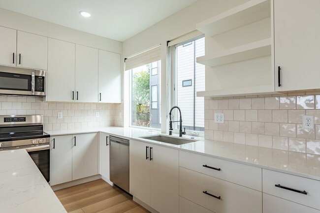 Building Photo - 8326 C 16TH AVE NW 98117