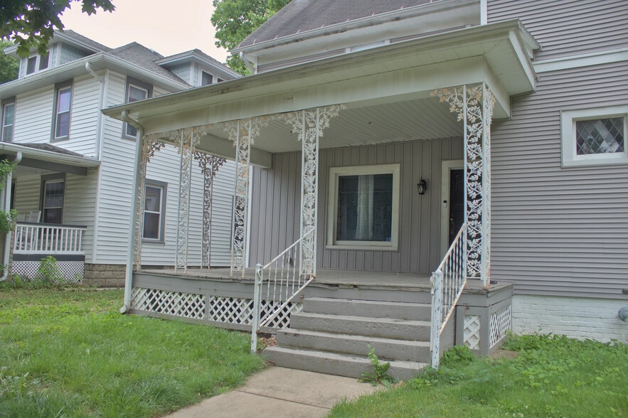 Building Photo - 311 W Columbia Ave