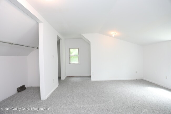 Building Photo - 17 Rear Chapel St