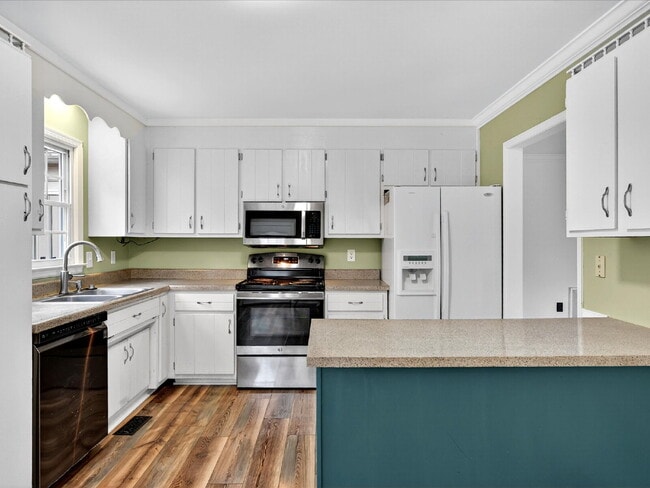 Building Photo - 3512 Castlebury Dr