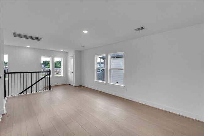 Building Photo - 4320 Avron Dr