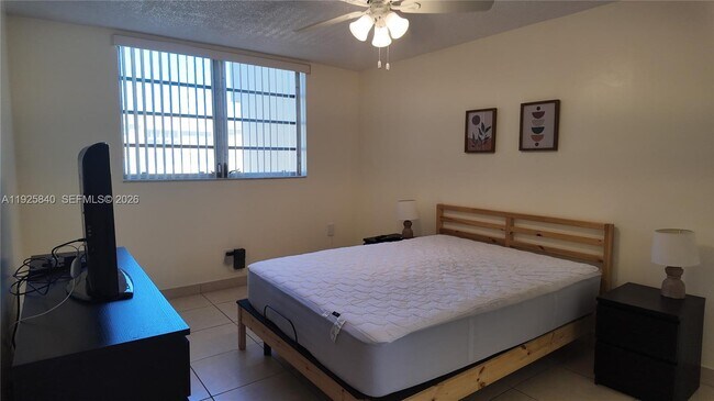 Building Photo - 5961 NW 61st Ave