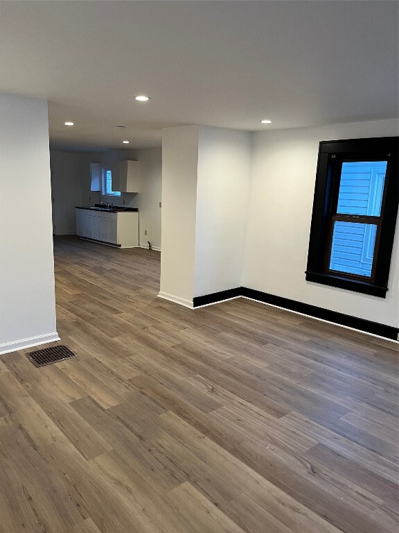 Building Photo - 254 E 30th St