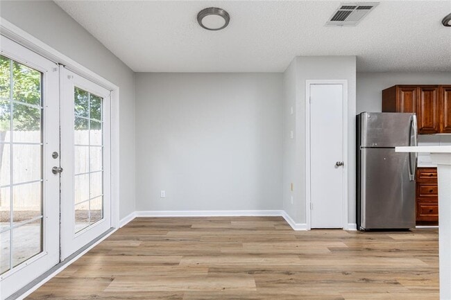 Building Photo - 1803 Heatherglen Ln