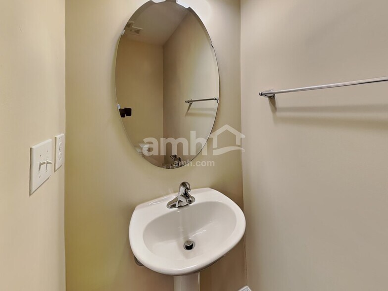 Building Photo - 14308 Foxcroft Rd