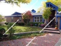 Building Photo - Lovely 3 bedroom, 2 baths in NE Heights!