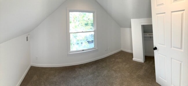 Building Photo - 410 Olive St