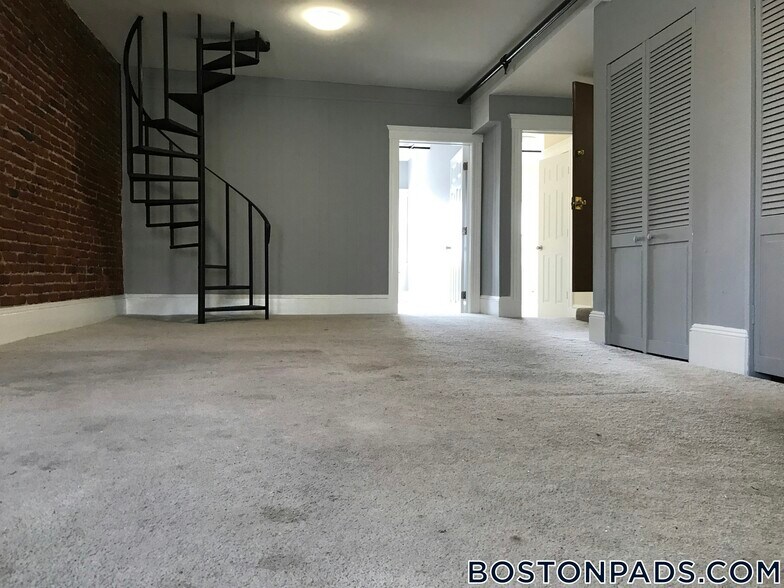 Building Photo - 402 Neponset Ave