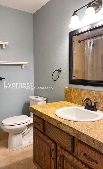 Building Photo - 1808 Riverview Dr