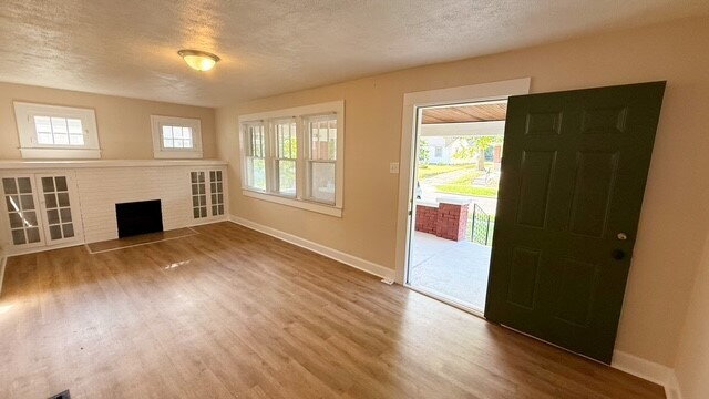Building Photo - EAST SIDE FULLY RENOVATED 2 BEDROOM BUNGALOW AVAILABLE NOW!
