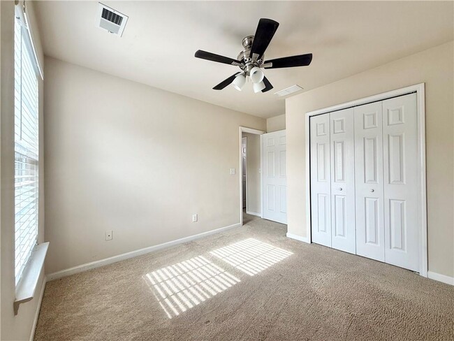 Building Photo - 5579 Lindeman Ln