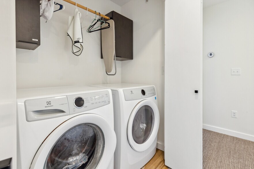 Building Photo - 580 Enterprise Blvd