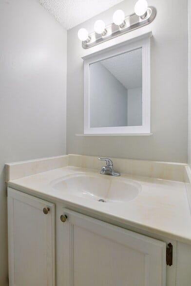Building Photo - 13316 Zenith Ln