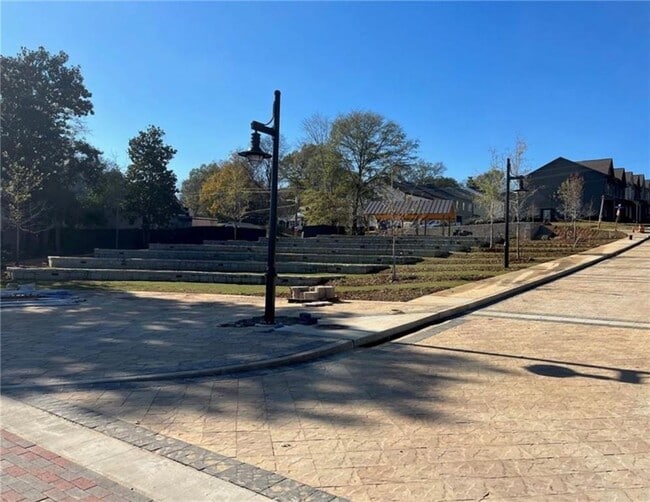 Building Photo - 5603 W Pine St