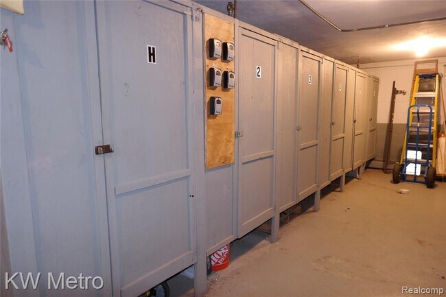 Building Photo - 630 Ann St