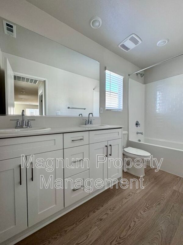 Building Photo - 36330 Albus Ave