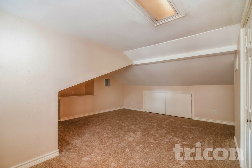 Building Photo - 18139 Lake Bend Dr