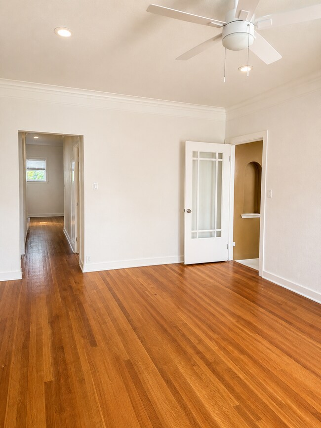 Building Photo - 3252 S University Dr