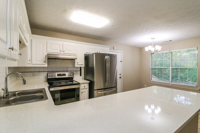 Building Photo - 235 Riverbrooke Terrace