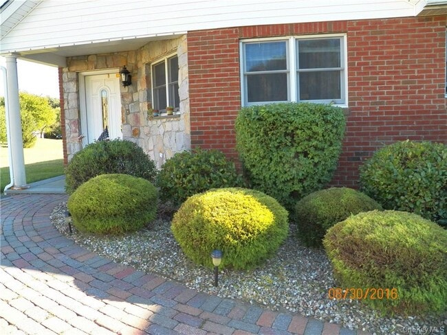 Building Photo - 35 Acampora Dr
