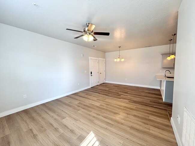 Building Photo - 13084 S Tortola Dr