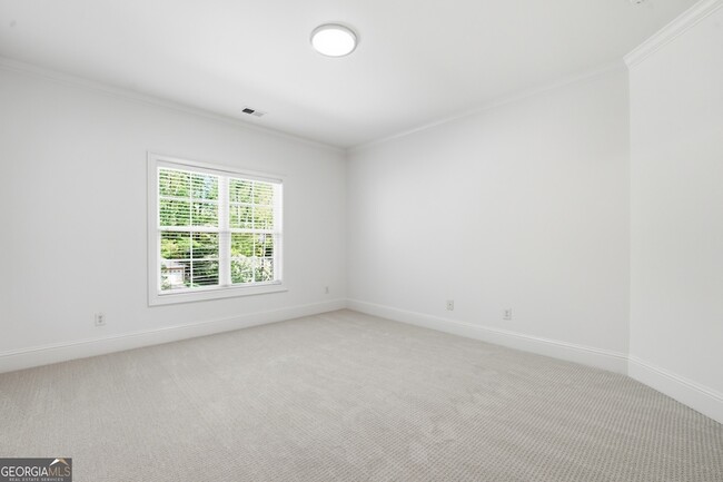 Building Photo - 6740 Castleton Dr NW