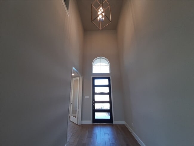 Building Photo - 7575 Pemberley Ct