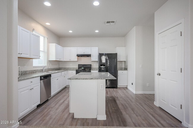 Building Photo - 5458 W Fulton St