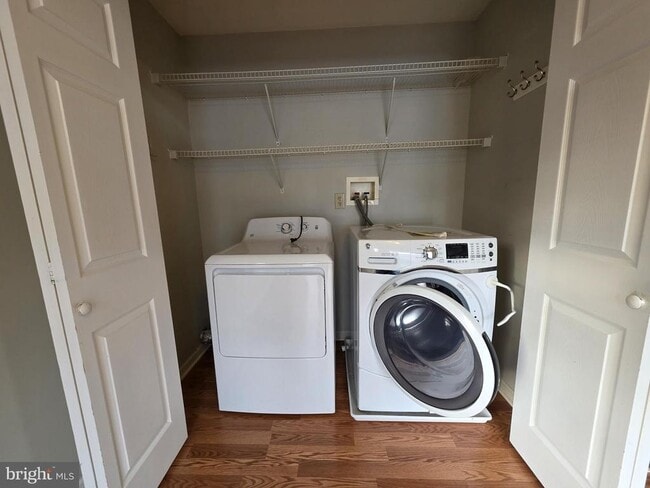 Building Photo - 347 Glenn Rose Cir