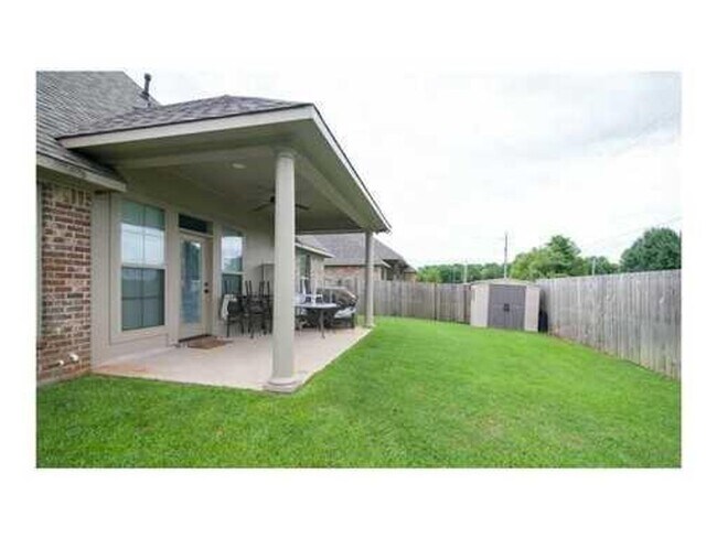 Building Photo - Beautiful 4bed/3 bath home in North Bossier